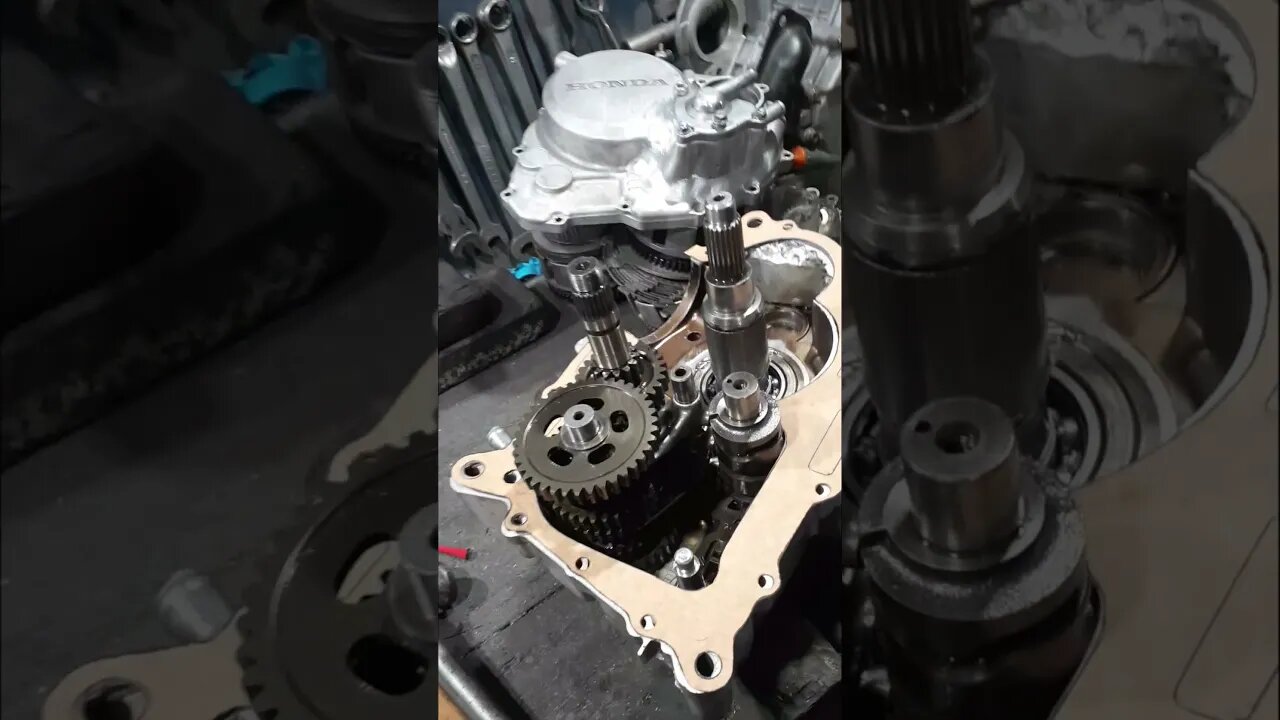 Como tirar os vazamentos de óleo dos motores de motos #shorts