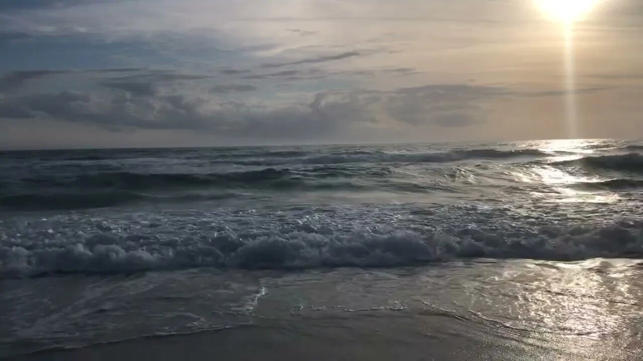 ROUGH SURF JUST BEFORE SUNSET 🌊NO TALKING ☁️CLOUDS🌞SUN ON THE SAND LOUD CRASHING WAVES