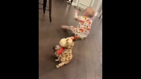 Turn to turn, this child's movements are very beautiful