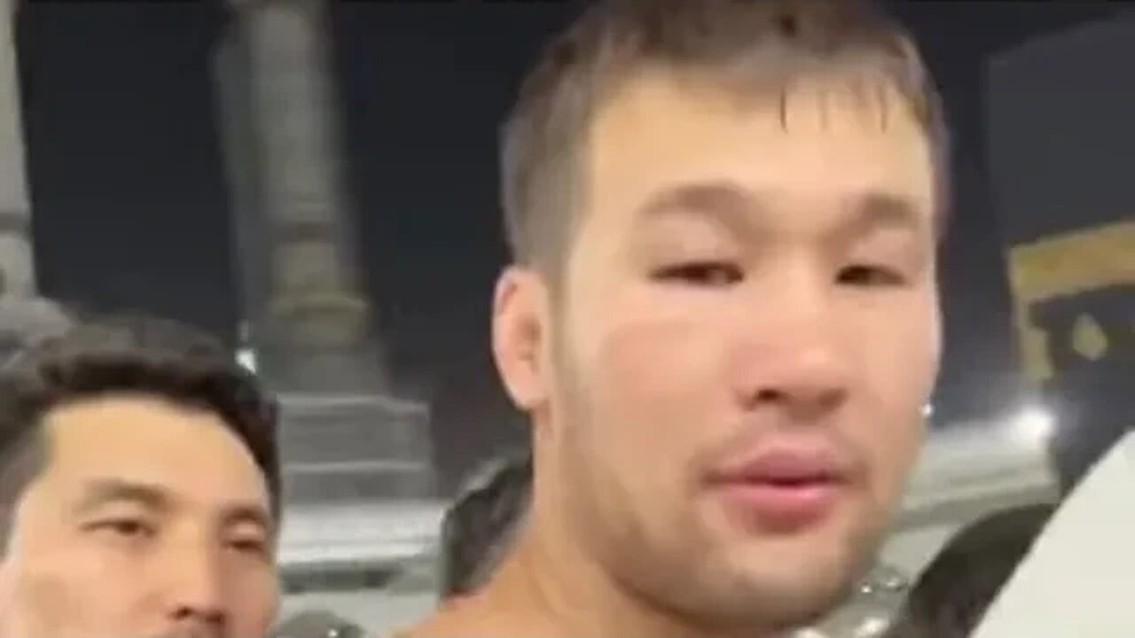 Shavkat Rakhmonov visits Mecca for his Umrah