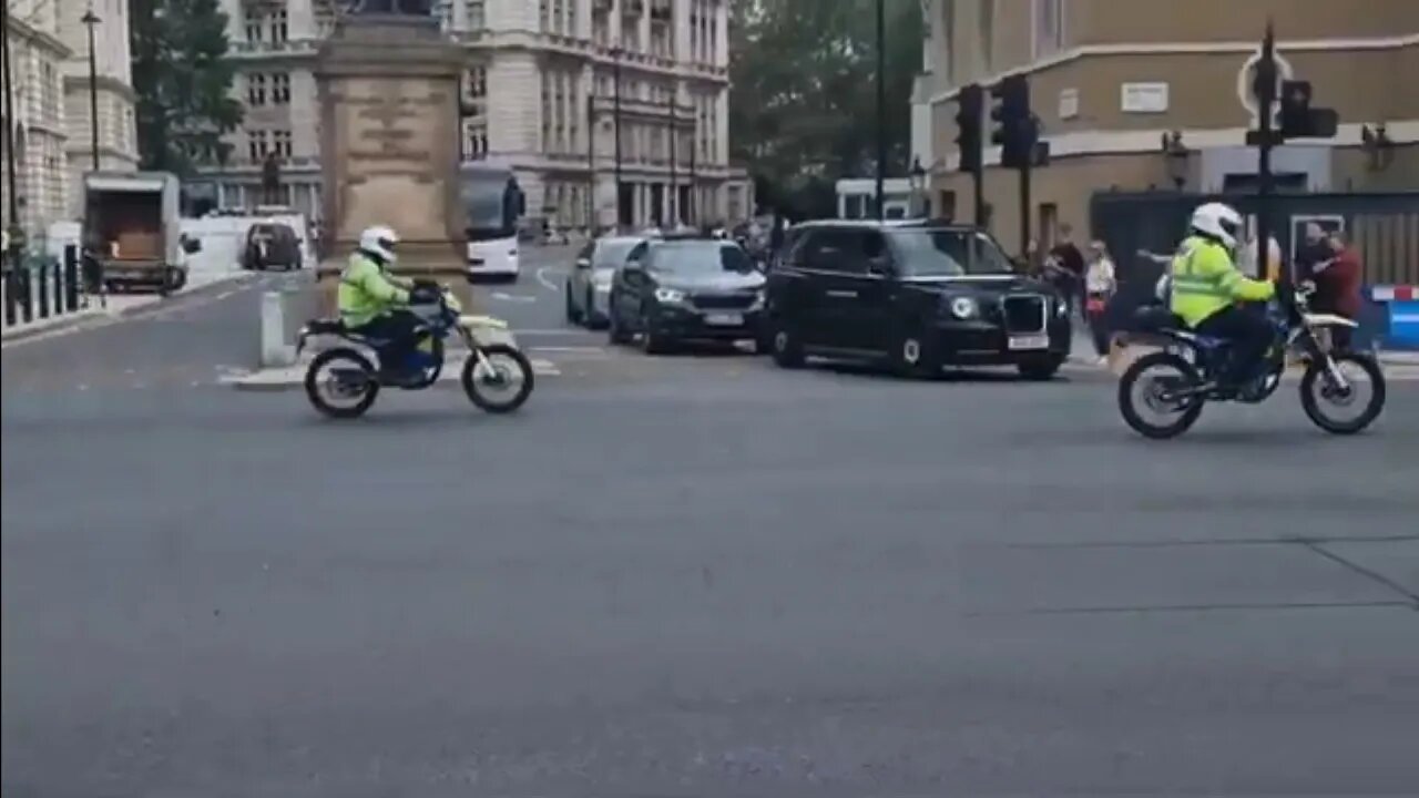 Met police on modified bikes 😆 🤣 😂 #horseguardsparade