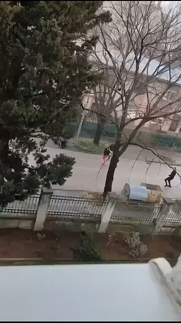 Objavljen novi videosnimak tučnjave ispred Mašinske škole u Mostaru