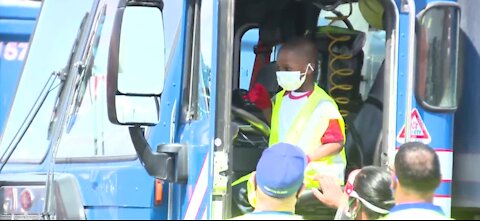 Las Vegas boy makes gift bags for sanitation workers