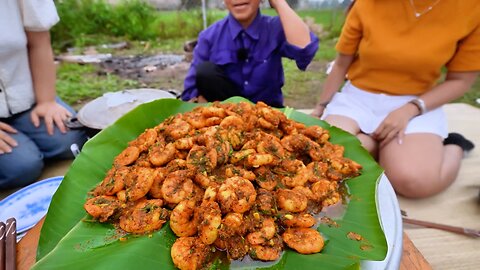 First Time Making Giant Super Spicy Shrimp Tray with Garlic Butter Sauce