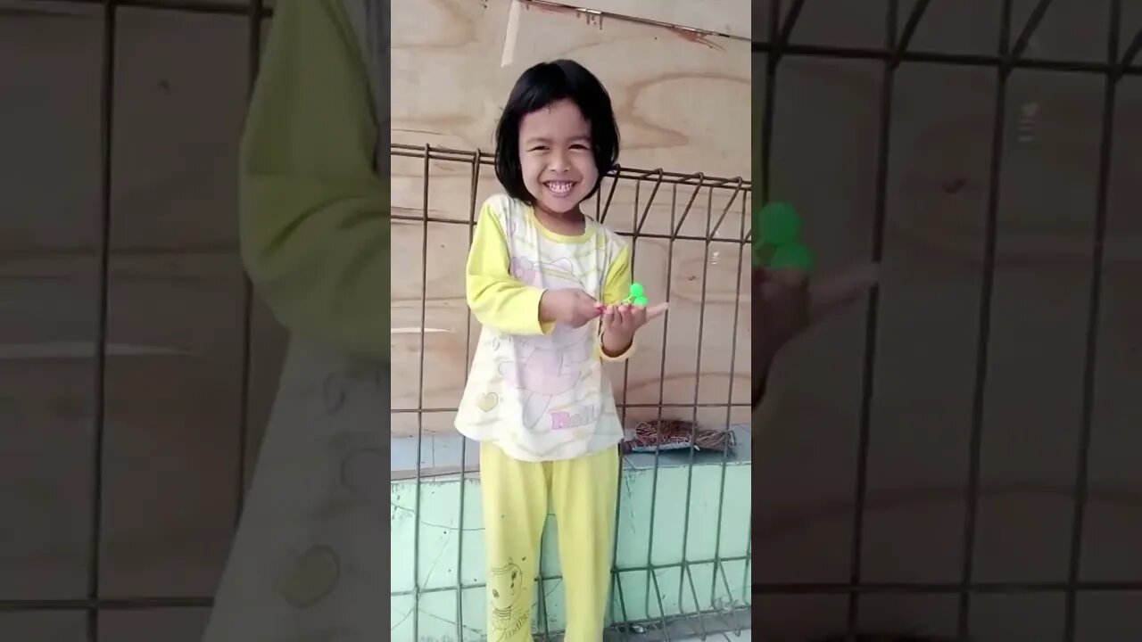 Anak Kecil, Lato Latonya Juga Kecil