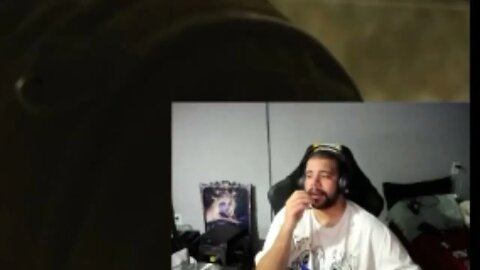 Joel dano patada na ellie