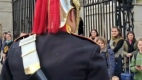 You better move your suit case #horseguardsparade
