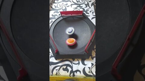batalha de beyblade phoenix vs valkyrie (o que aconteceu aqui?😱)