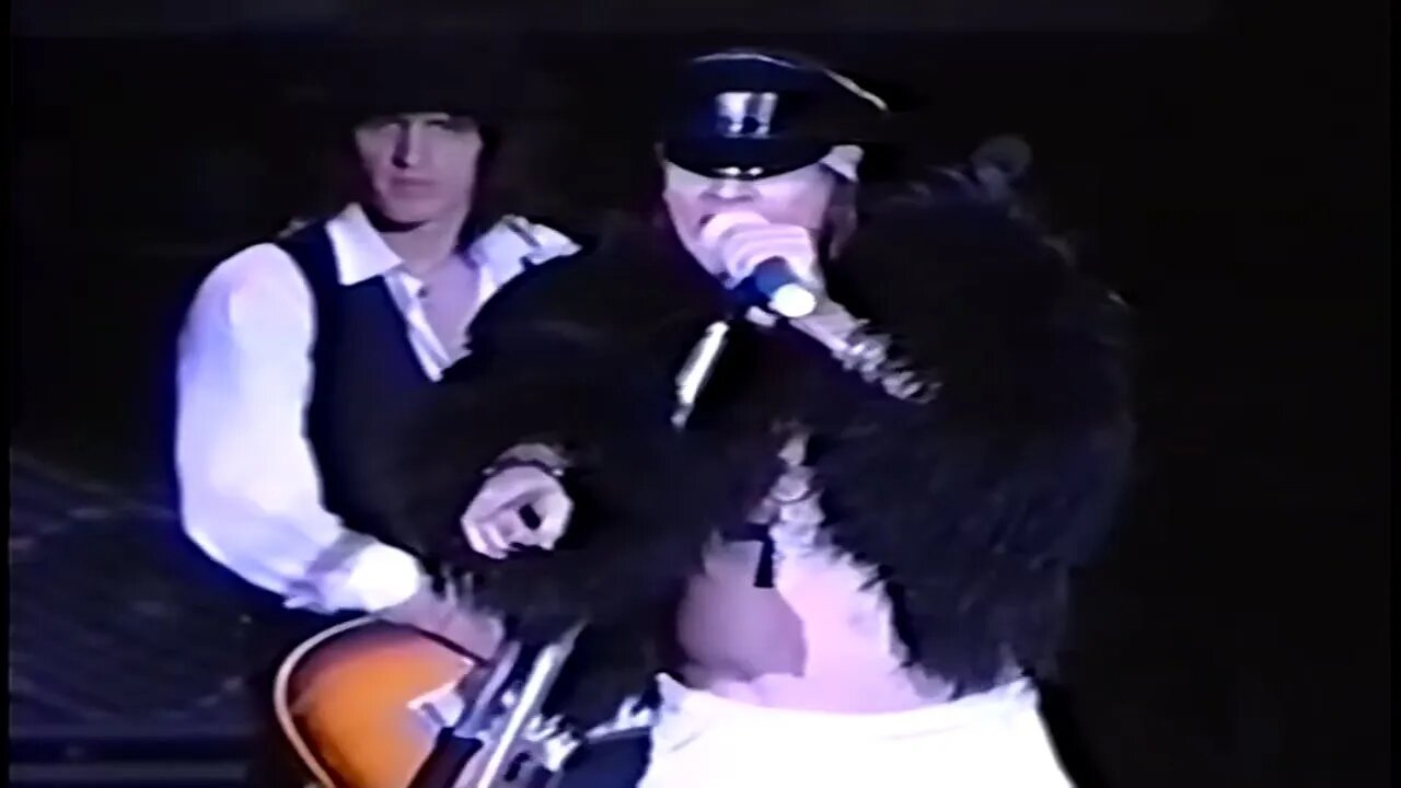 Guns N' Roes - St. Louis 1991 Incident [720p60]
