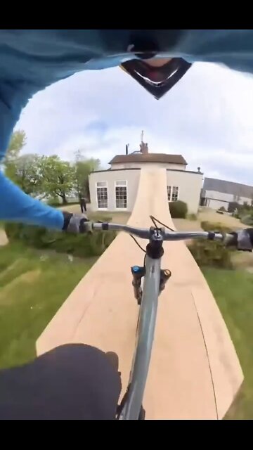 BIKER FIRST WORLD RECORD CHALLENGE🏠🚴‍♂️ TO LEAP OVER A HOUSE🚴‍♂️🏠🚴‍♂️💫