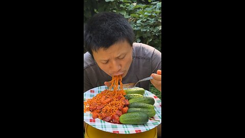 Spicy noodles dish