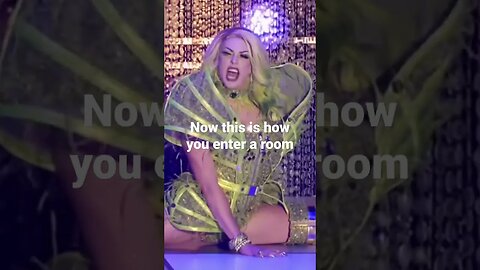Best entrance ever #omg #foryou #foryoupage #funnyshorts #dragqueen