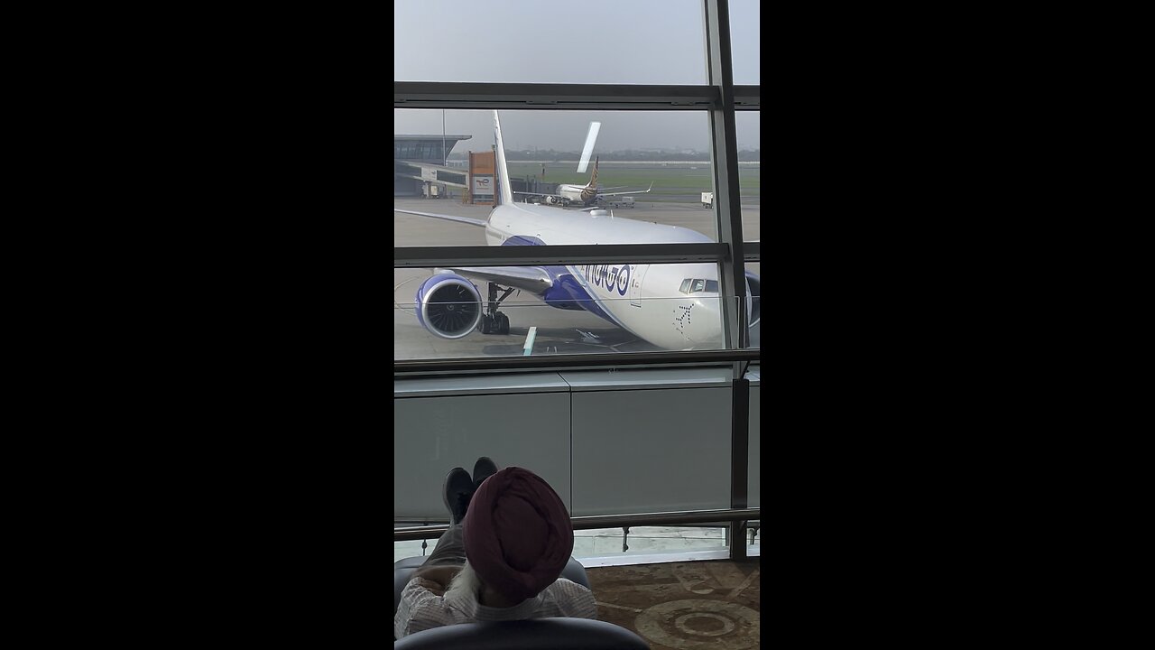 Indira Gandhi Airport Terminal 3 | Flight Taxing