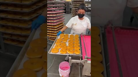 This Donut Factory makes 10,000+ DONUTS A DAY! Carl’s Donuts in Las Vegas