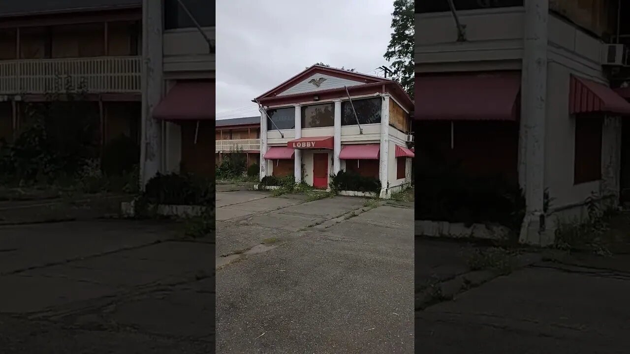 Old abandoned Red Carpet Inn. 😱 BOO