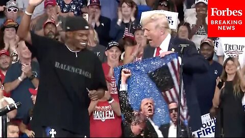 Trump Brings Artist 'Artlanta' On Stage To Sign Work Depicting 'Fight Fight Fight'