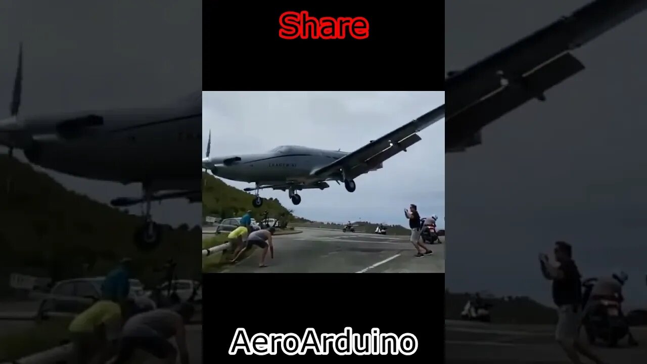 Pilot Avoided Hitting People - Most Dangerous Runway Landing #Aviation #Avgeeks #AeroArduino