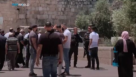 Israel police men banned some Palestinians entering AL-AQSA mosque. 🥲