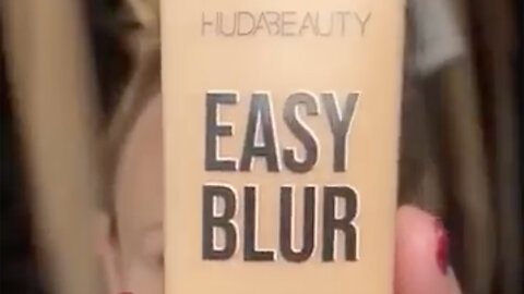 Huda Beauty Easy Blur Foundation on Mature Skin #makeuptutorial #over40makeup #makeuptips