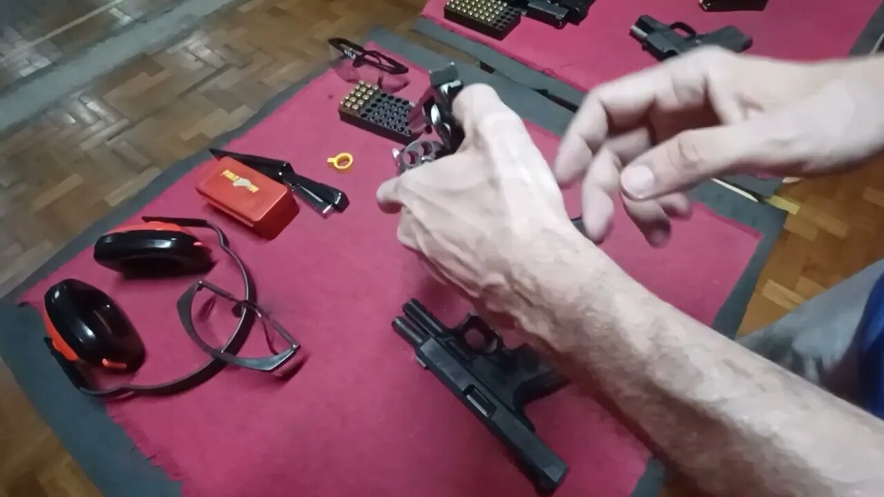Revolver cal 38 x canhoto ? Presta no manuseio?
