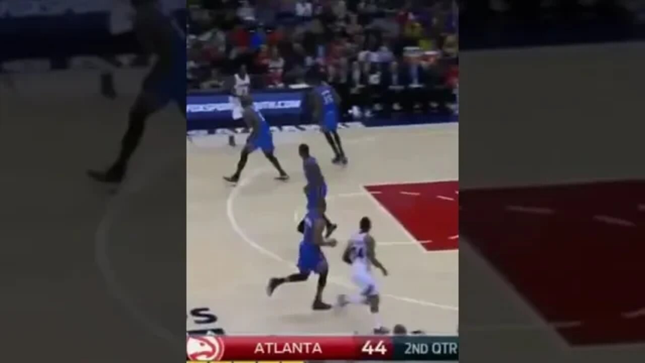 Carroll to Bazemore (Lob City)#shorts