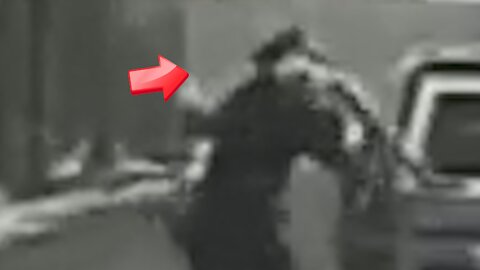 How police are attacked by a mysterious creature while questioning their duties [Space]