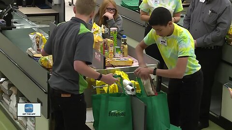 Festival Foods host annual Bag-Off Bonanza