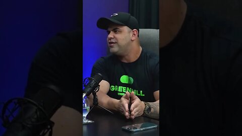 Descubra o motivo de sua mulher conversar com outro homem! Senhor Saldanha #shorts