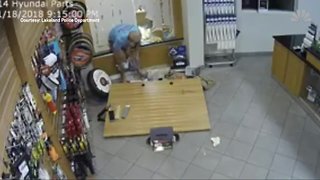 Burglar loses pants