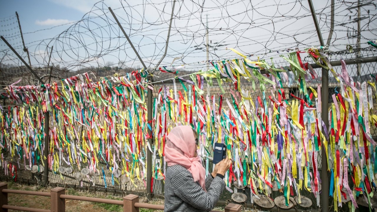 North, South Korea Begin Removing Land Mines From Demilitarized Zone