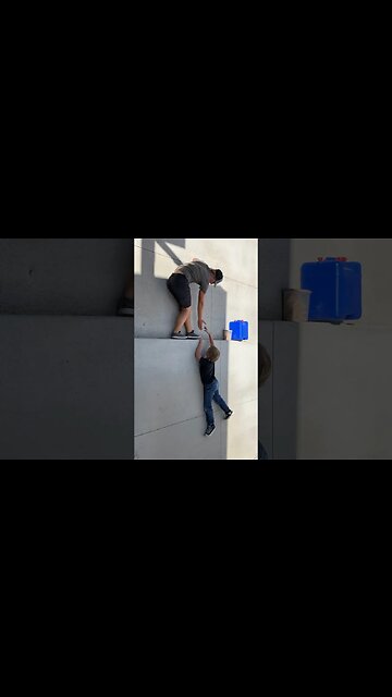 This was scary 😬 #shorts #scary #funny #illusion #dreamon #building