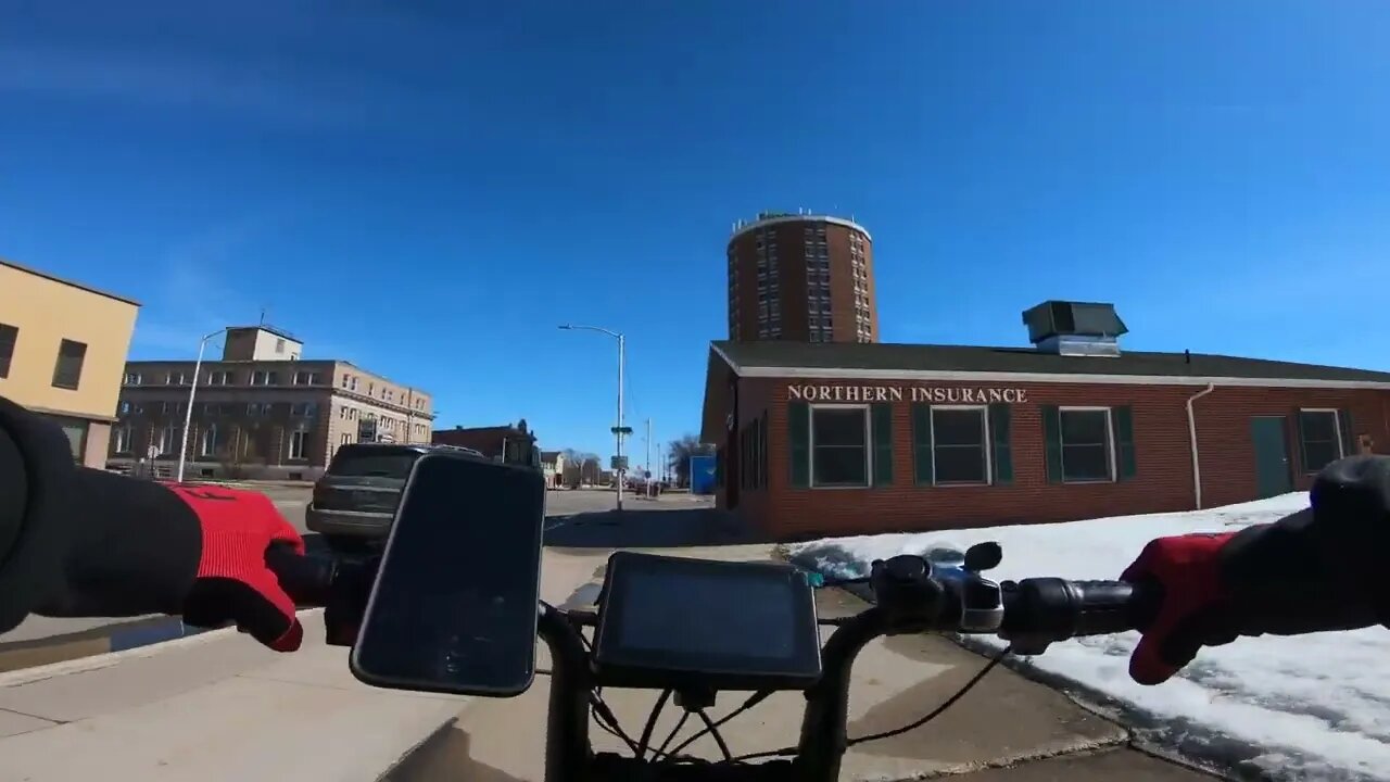 Chilly Cruise through the Park ( Ariel Rider Grizzly )