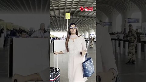 Akanksha Puri Looks Stunning In Indian Suit At Airport 📸✈️ #shorts