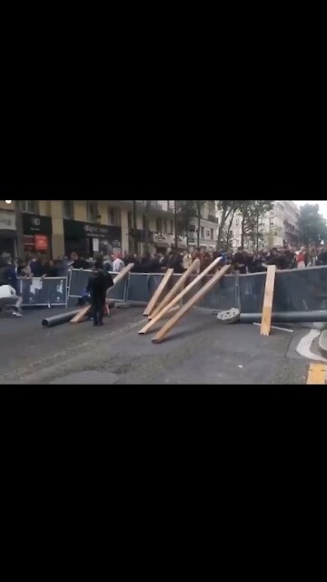 Breaking !!! Police retreating in France
