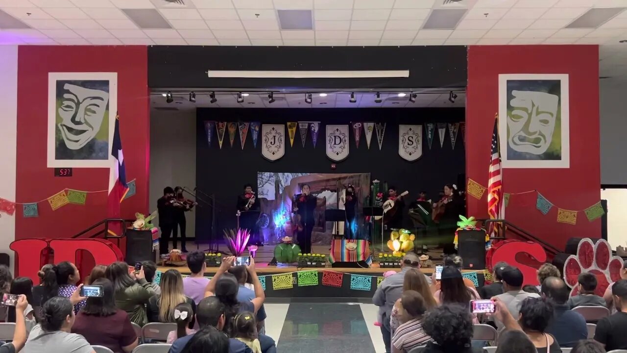 JD Salinas middle school 6th grade Mariachi.