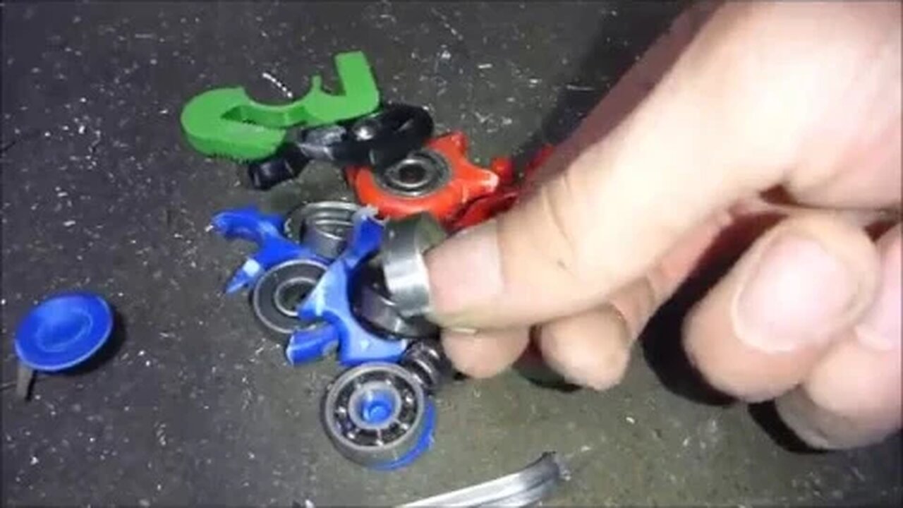Best fidget spinner tricks, shredding it to pieces.