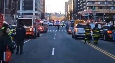 Subway Trains Collide & Derail in Manhattan