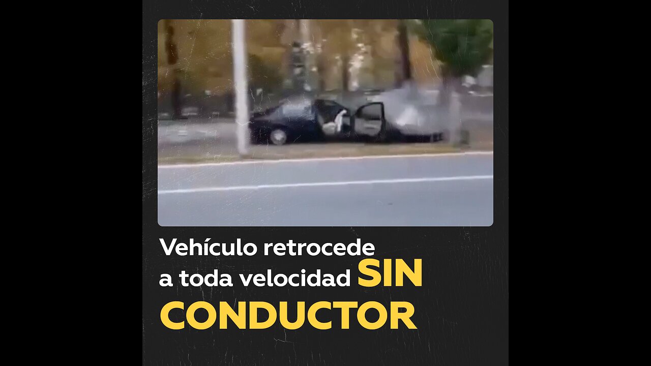 Auto sin conductor ‘escapa’ en reversa del lugar de un accidente