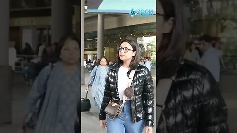 Parineeti Chopra BLUSHES as paps tease her amid engagement rumours with Raghav Chadha 🙈 | #shorts