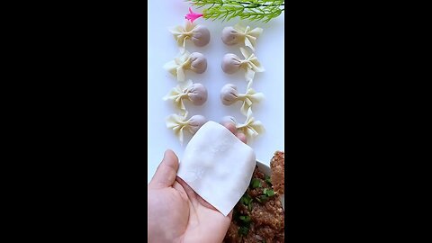 Momos Folding Style