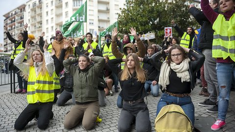 Yellow Vest Protests Continue For The 10th Week