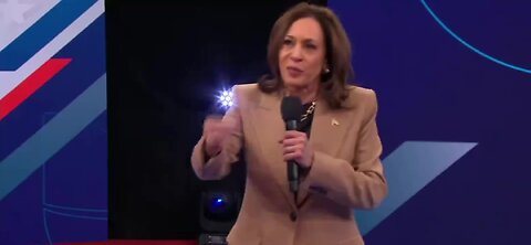 Harris Is Using a Teleprompter in Univision Town Hall