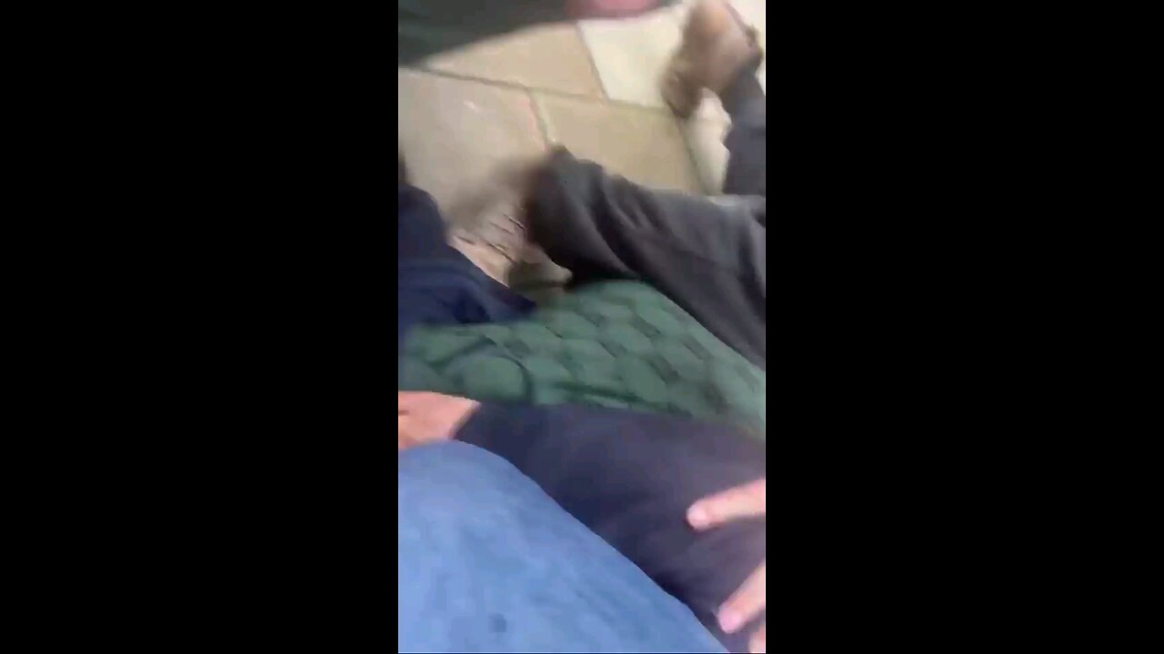 Finally some good from London: Citizens stop Muslim Jihadi with Knives and Kuran. Tragedy averted!