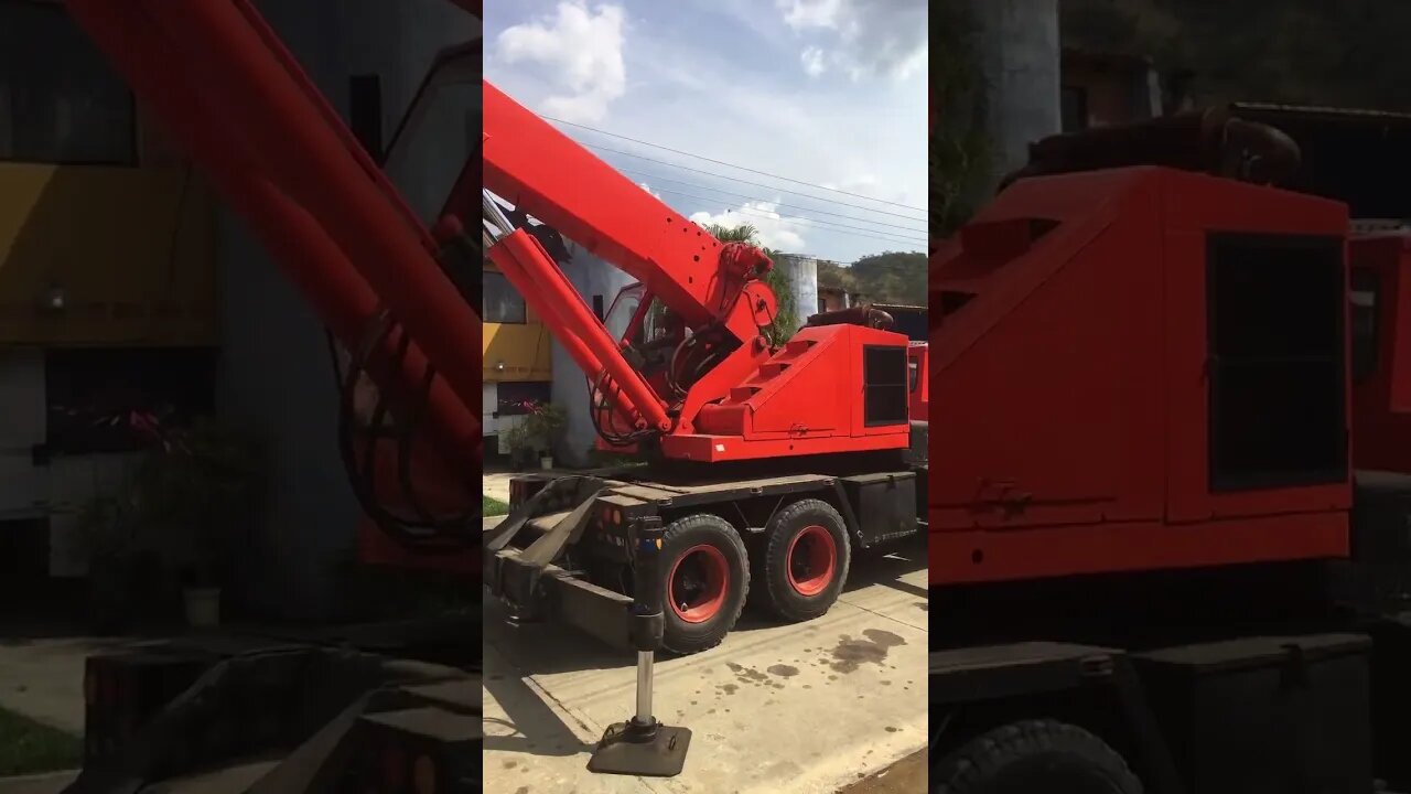 Man size crane “Venezuela Now” Jan 17th, 2023