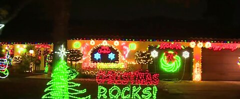 Amazing Christmas decorations near Buffalo, Oakey