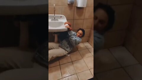 😂😂full fun comedy video caught on camera😜 comedy video 😜😂😂 masti masala😂😂 whatsapp video #shorts(2)