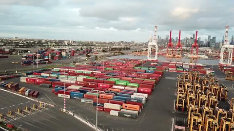 Victorian Economy Grounded or Taking Off? PORT OF MELBOURNE 25/09/21
