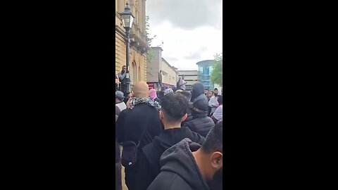 🚨 Clashes Between Muslim Immigrants and British Patriots