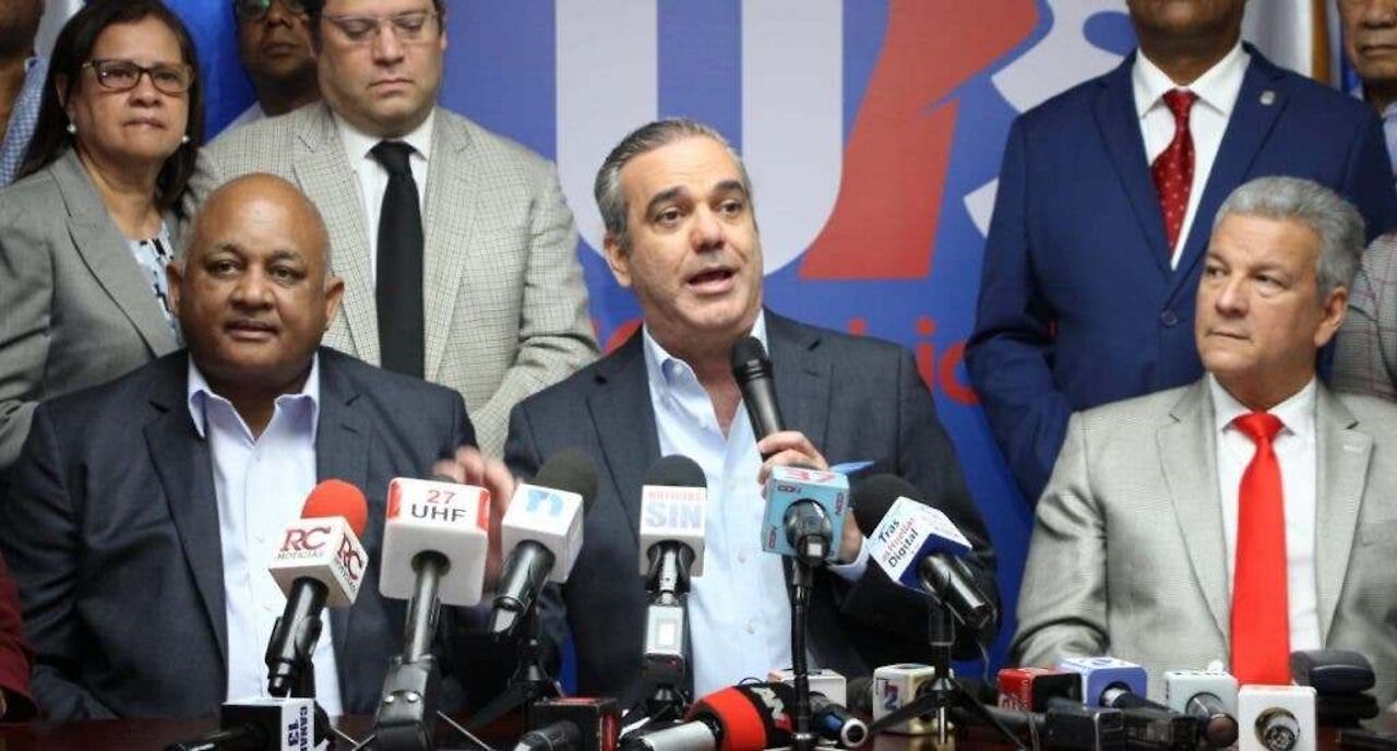 A PESAR DE QUE HUBO UN CAMBIO AUTORIDADES CALLAN Y OCULTAN ESTA MAFIA EN EL MINISTERIO DE EDUCACIÓN