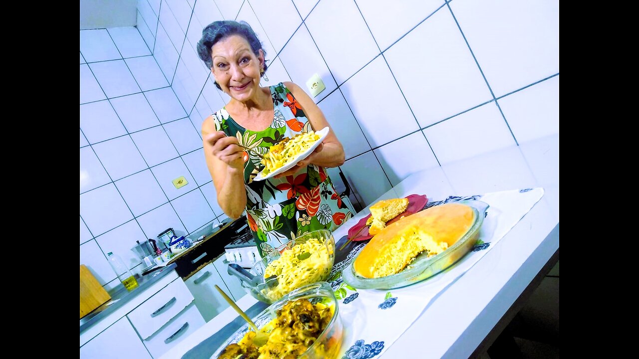 PASTA WITH PEPPERS, CHICKEN WITH MANDIOCA AND LEMON CAKE